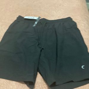 Men’s black shorts 6”